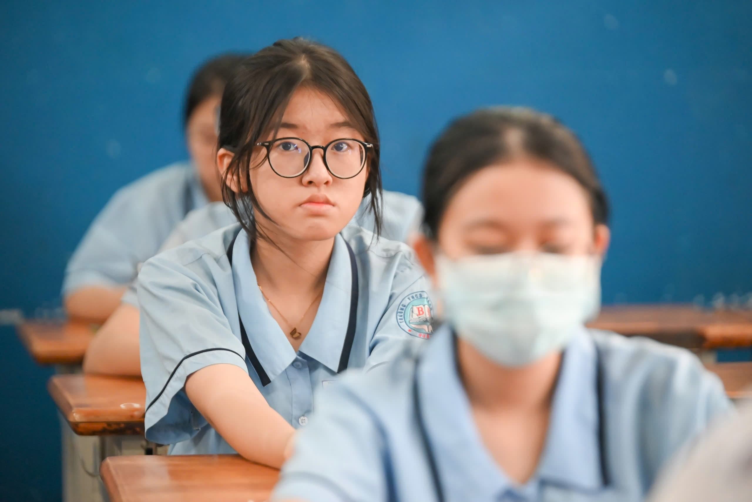 Số điểm 28,5 trở lên khối A00 gấp 517 lần D01: Cơ hội nào cho tiếng Anh?